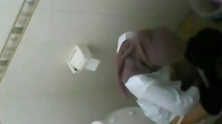 بچه بلوند لباس برای سکس تاتیانا یوکی در الاغ لعنتی می شود