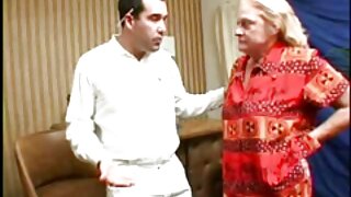 14 خروس شورت سکسی زنانه + 2 فاحشه = Gangbang / DP عیاشی!